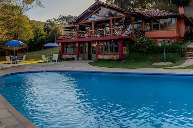 Chalé na serra, com lareira, sauna e piscina