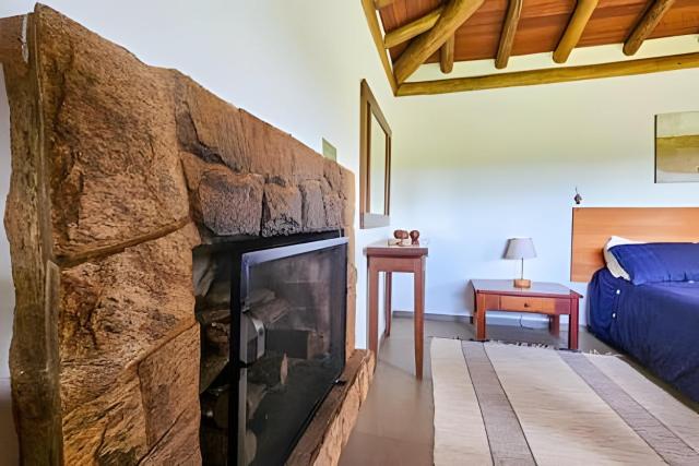 Chalé romântico c/ hidro, lareira, sauna e piscina