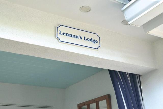 Lennon's Lodge Luxury Accommodations for up to 6 with Private Spa