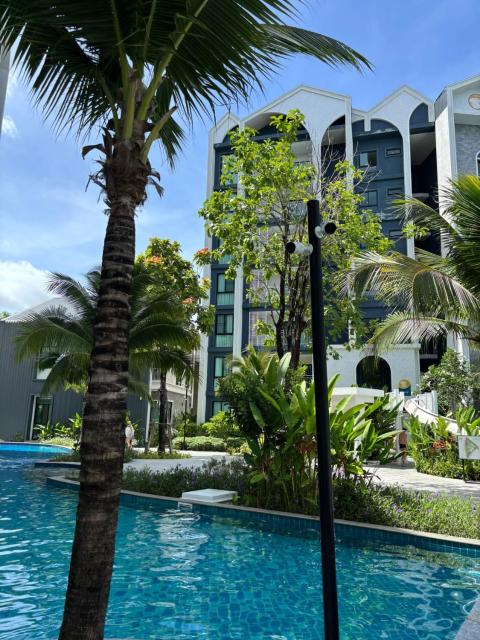 Title Halo 2-Bedroom Pool Access Suite by TVC MA109