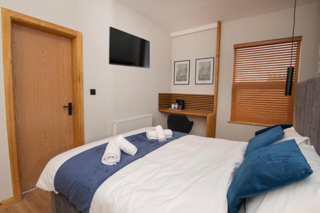 Near Hull Royal Infirmary Amber Serviced Rooms Self Check-In and Shared Kitchen