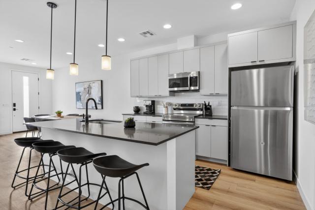 Copper Sky Townhome - Pool & Gym