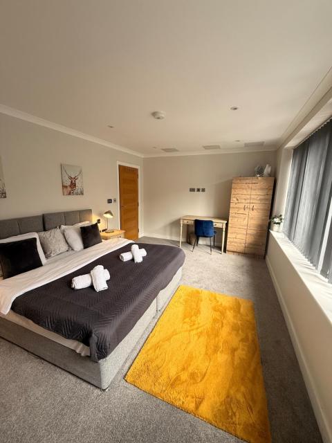 Perfect Getaway in Vibrant Neighbourhood w garden