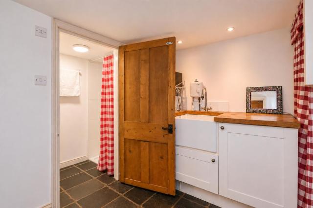 Garden room, central Winchester