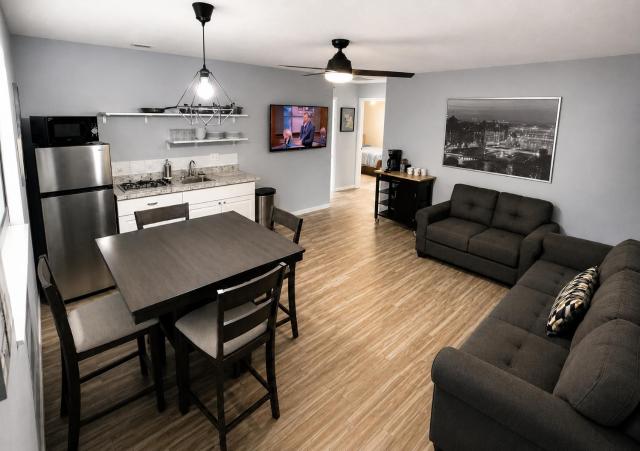Family Friendly 2BR 1BA Close to LegoLand