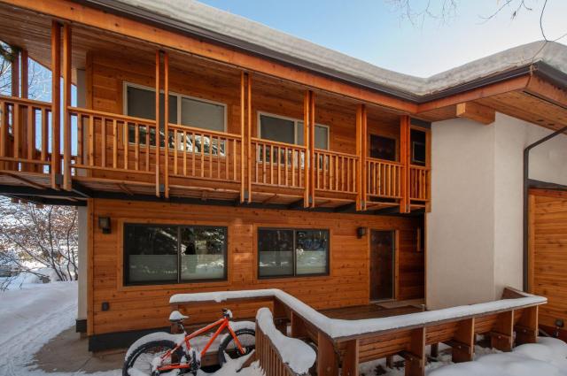 RMR: La Choumine 2 Condo in Teton Village Steps from the Mountain