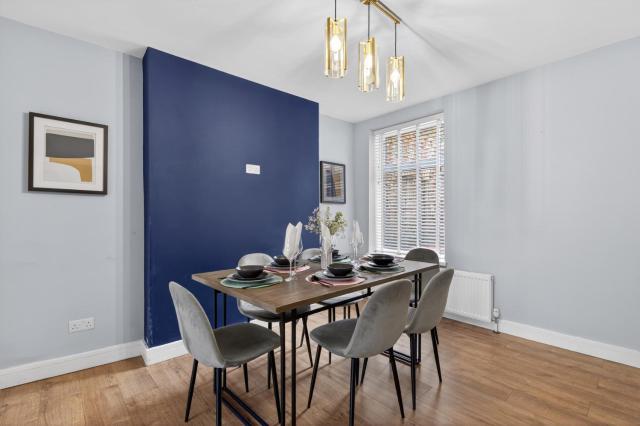 Close to Media City-Old Trafford - 5 Bedroom House