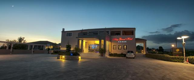 Arty Grand Hotel