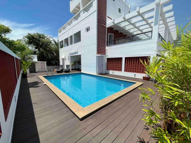 Croc Villa 3BHK pvt Pool by Roamigo
