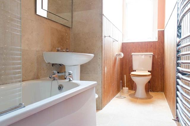 Bright Victorian 4-Bed Flat Marchmont
