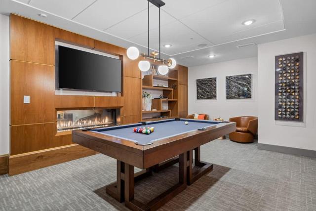 Modern 2BR w 2 King Beds Near Broadway