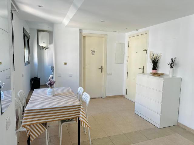 Apartamento con piscina, temporada