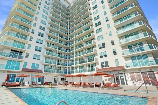 Bright 2BR at The Arya City and Bay Access