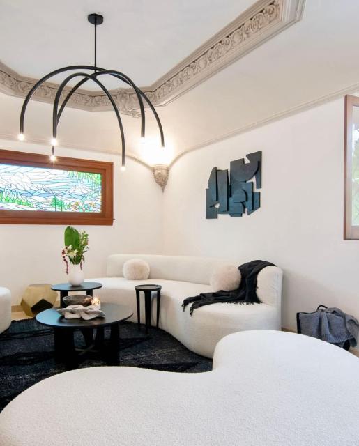 Breathtaking 9 BR Villa HUGE Rooftop w 4 AC Condesa