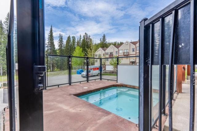Big Mountain Getaway with Trail-Slope Access
