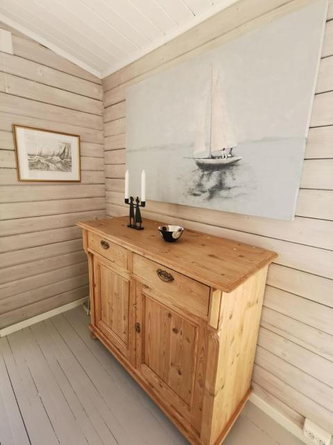 Great cabin near the sea, very child friendly plot