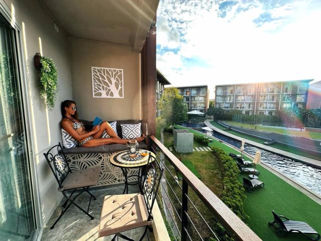 Resort-Style 1BR-Epic Pool View-Walk to Beach