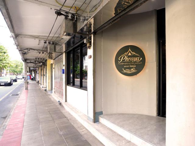 Phraya Hostel