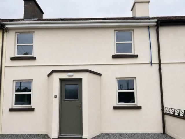 Spacious Thurles Townhouse Near Semple Stadium