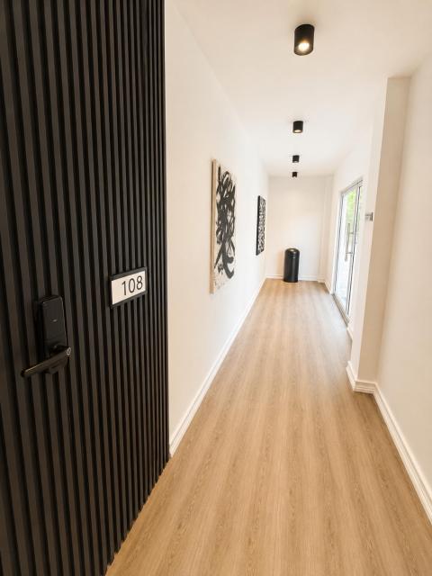 The Hive Boutique Hotel Pool Suite 108