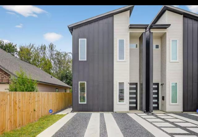 Brand New Houston Duplex 15 Minutes from Downtown Houston