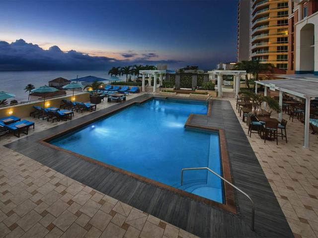 Marriott's BeachPlace Towers -Three 2BR Apartment with Resort Access