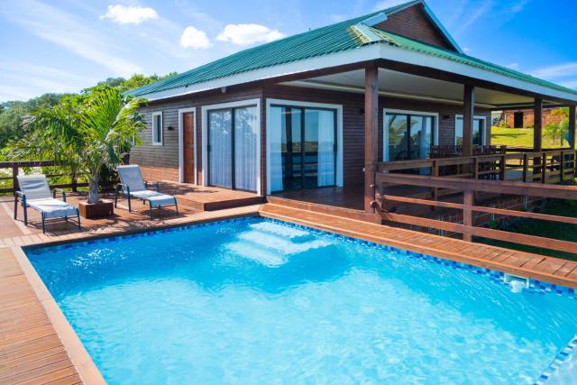 KoKo Beach - Wooden Green House