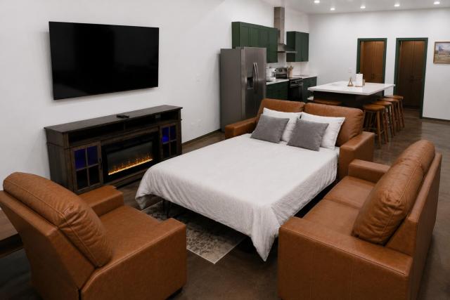Glacier Luxury Retreat/ Green Olive Apartment 1 - Apartment - Apartment