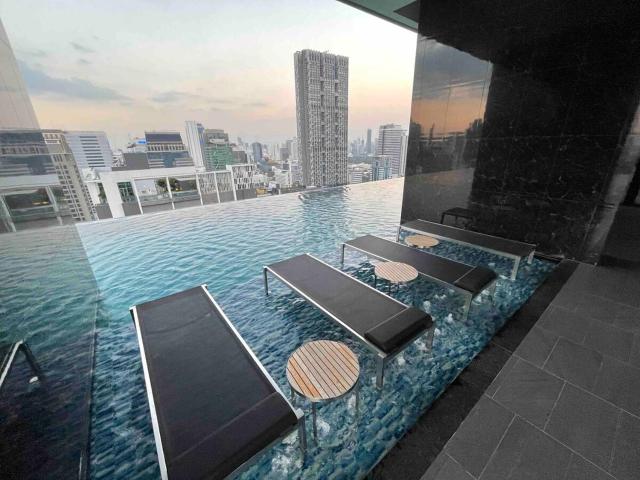 Stunning DowntownPlace amazing cityview in Satorn