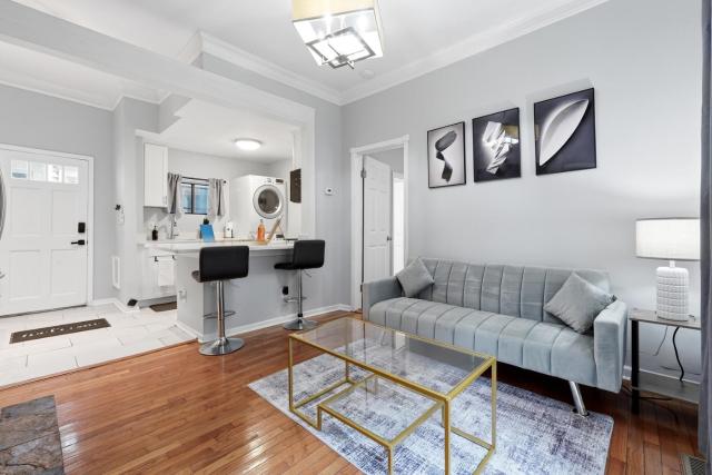 2 Blocks from Piedmont Park | King Bed Escape