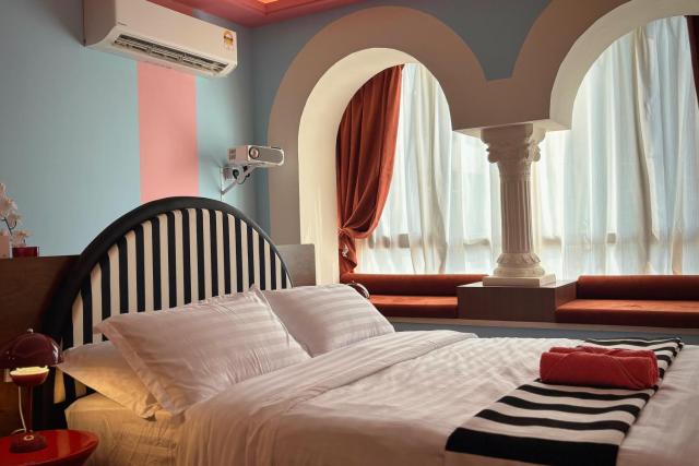Dooga's Signature Suites R&F Princess Cove Phase 2 Seine Region 5 Min Walk to CIQ with Free Parking