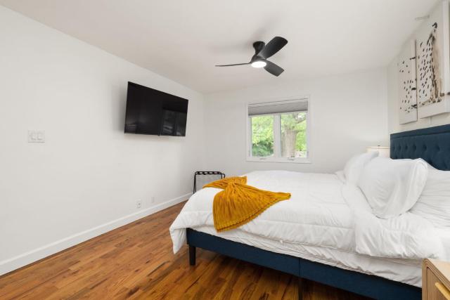 Downtown Top Suite King & Queen Bed