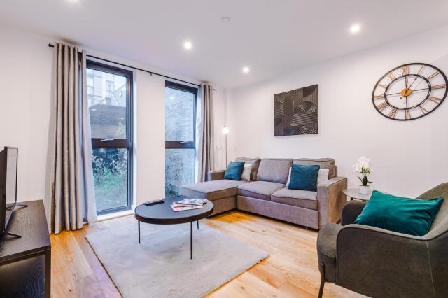 1 Bedroom Apartment in Birmingham hosted by Eason Stays with Easy City Access
