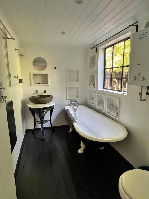 Field Cabin