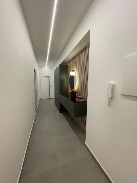 Moon Apartments A