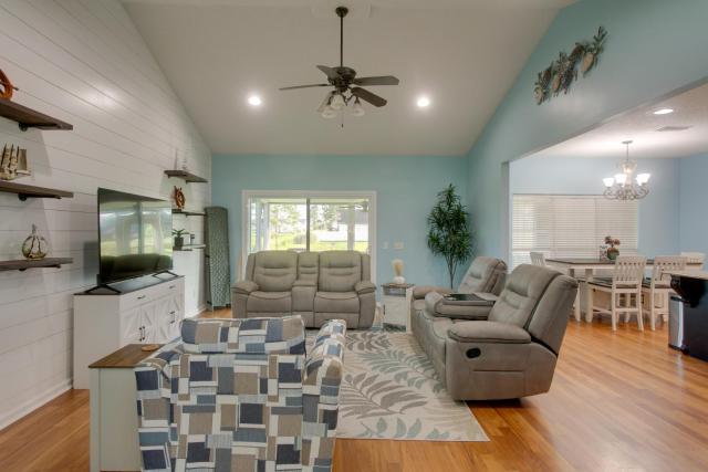 Peaceful Lake Escape w/ Dock in Coffee County