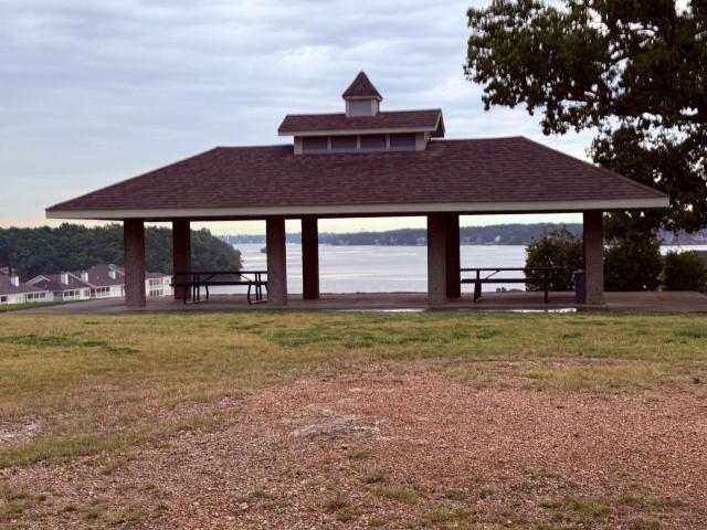 Spacious Lakeview Condo with 3 BR3 BA and Pool