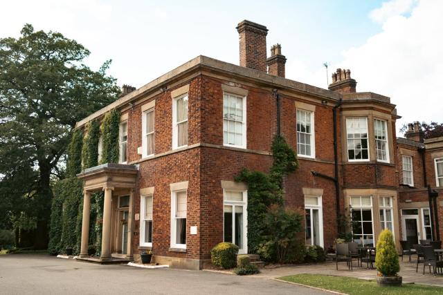 Farington Lodge Hotel