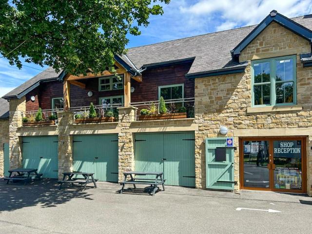 Whispering Pines Spa - Uk50087