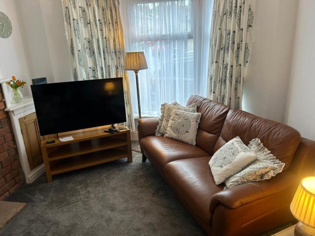 Beautiful 3 bedroom home, Dorrington Terrace