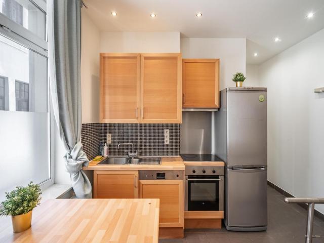Lively City Getaway for 10 Near Meir
