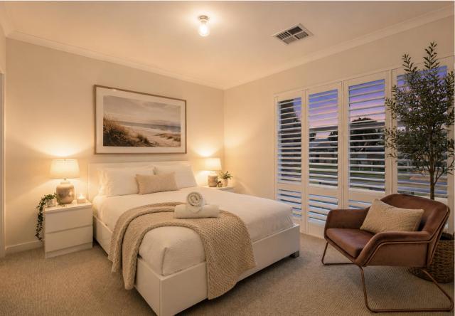 Marina Escape Pool Walk to Beach & Dining