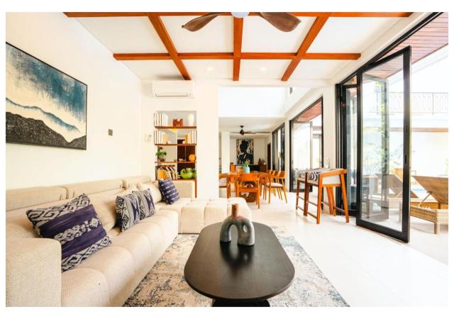 Casa Gong Jimbaran 5 Bedroom Oasis with Pool Rooftop near GWK
