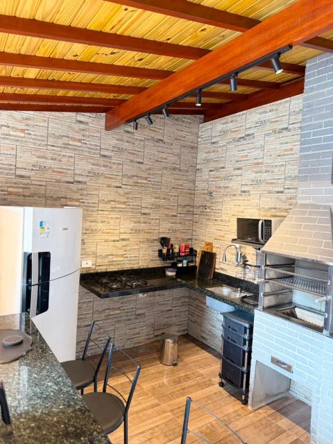 Casa da Pathy - Suítes Privativas a 200m da Enseada e 500m da Santa Rita