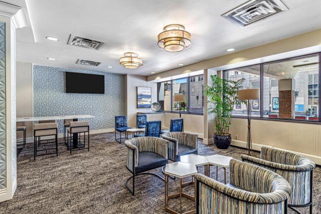 DoubleTree by Hilton Milwaukee Downtown