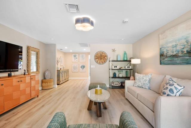Coastal Breeze Retreat Near Beach, Downtown & Golf
