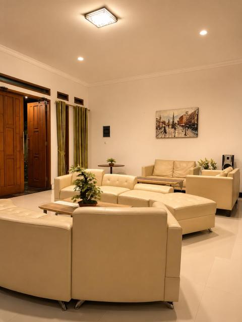Sorana Hanjawar - Hotel, Pool & Joglo Near Sate Hanjawar