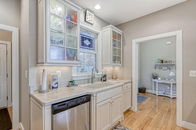 Lake Anna Waterfront Oasis w/ firepit,boat dock, dog friendly