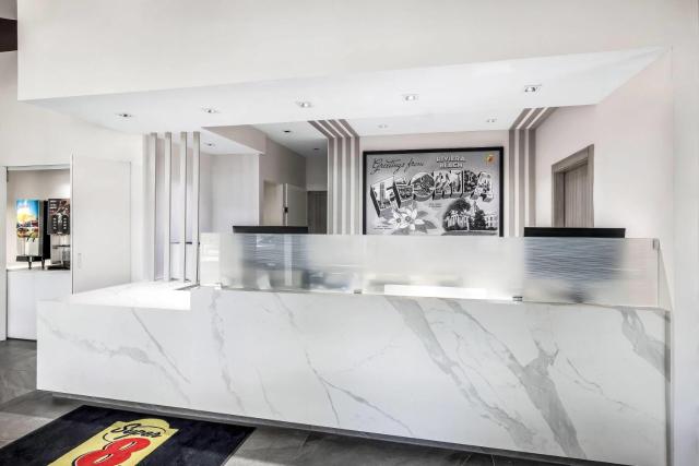 Super 8 by Wyndham Riviera Beach West Palm Beach