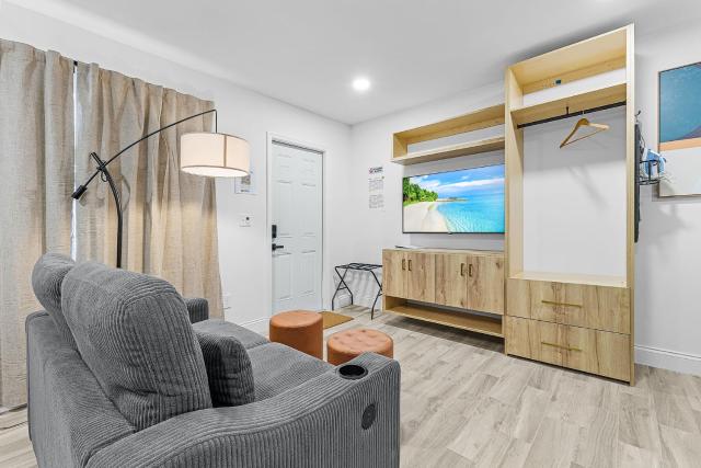 Veras Inn & Suites